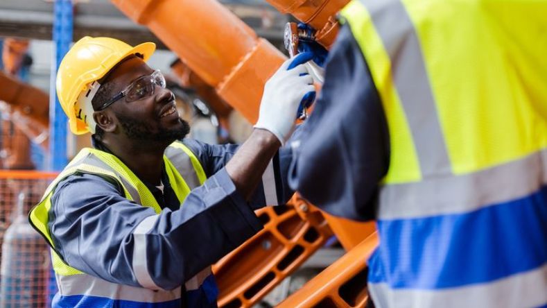 les équipements d'installation industrielle qui garantissent sécurité et conformité des machines